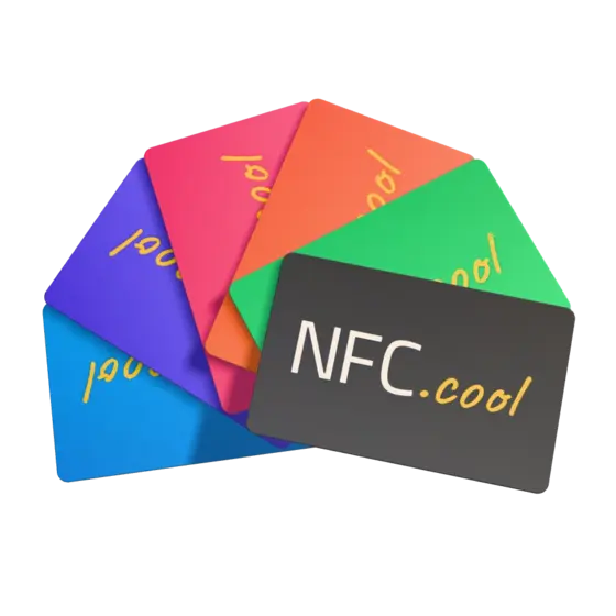 Altı renkli NFC.cool kartı yelpaze gibi açılıyor