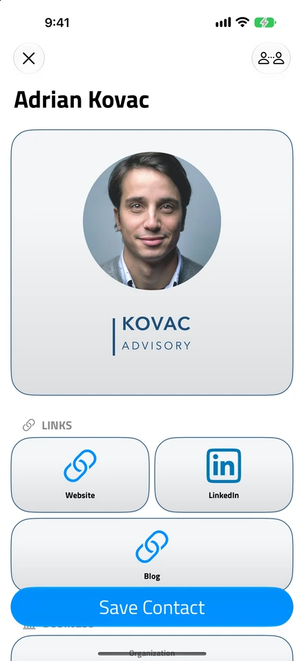 Il biglietto di un consulente, Adrian Kovac di Kovac Advisory, con i link Website, LinkedIn e Blog