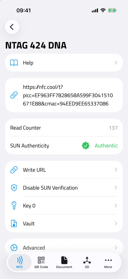 NFC.cool Tools dopo aver avvicinato un tag NTAG 424 DNA: il link firmato, un contatore di letture a 137 e l'autenticità SUN su Authentic